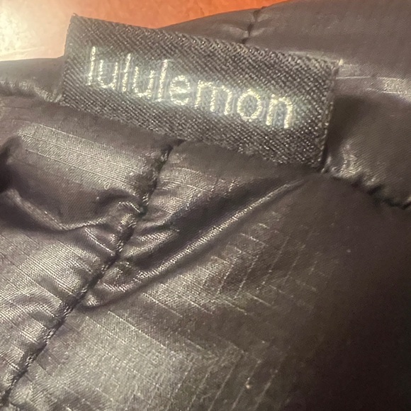FIRM PRICE NWT LULULEMON QUILTED GRID TOTE BAG 5L - Picture 8 of 9